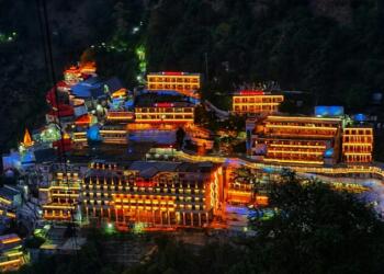 आस्था के साथ ‘जहरीला’ खिलवाड़: वैष्णो देवी के खजाने में मिला नकली चांदी का अंबार, 550 करोड़ की उम्मीद और 30 करोड़ की कड़वी सच्चाई