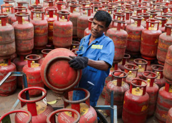 किस्मत भारत पर मेहरबान: वैश्विक गैस कीमतों में गिरावट से बदला खेल, LPG संकट से उबरने की नई रणनीति