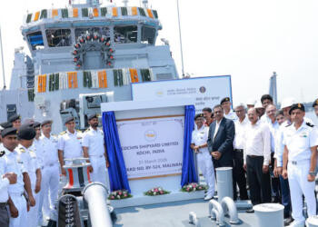 मेक इन इंडिया को बढ़ावा: सेंसर, टॉरपीडो और रॉकेट से लैस पनडुब्बी रोधी युद्धपोत ‘मालवन’ नौसेना में शामिल