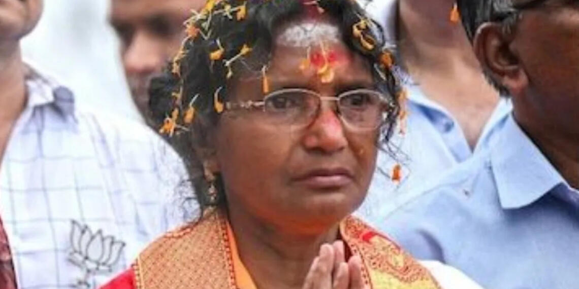 बंगाल चुनाव: आरजी कर पीड़िता की मां रत्ना देबनाथ का घेराव, पानीहाटी में भारी तनाव और EVM पर विवाद