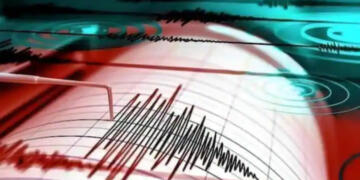 जम्मू-कश्मीर से दिल्ली तक भूकंप के झटके, 5.9 तीव्रता से दहशत में आए लोग