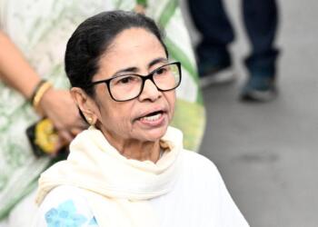 बंगाल में ‘महामुकाबला’: एग्जिट पोल के बाद सुलगती सियासत और बांग्लादेश में मची खलबली