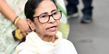 बंगाल में ‘महामुकाबला’: एग्जिट पोल के बाद सुलगती सियासत और बांग्लादेश में मची खलबली