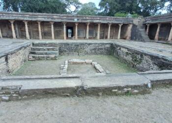 कोर्ट ने भोजशाला को 'वाग्देवी मंदिर' माना है और हिंदू पक्ष को वहां पूजा-अर्चना का पूरा अधिकार देने की बात कही।