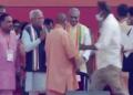 योगी और शुभेंदु का ‘गमछा कनेक्शन