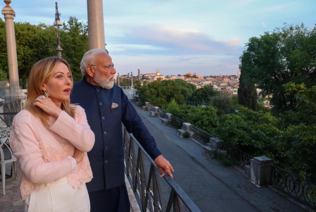 पीएम रोम में