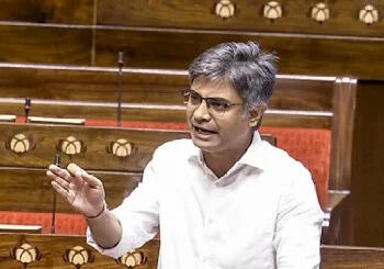 सत्ता के गलियारों से पुलिस के रडार तक: राजनीतिक विवाद के केंद्र में संदीप पाठक