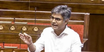 सत्ता के गलियारों से पुलिस के रडार तक: राजनीतिक विवाद के केंद्र में संदीप पाठक