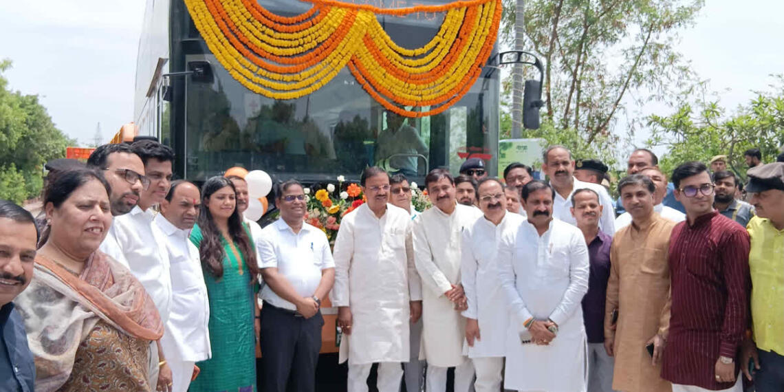 नोएडा में 110 इलेक्ट्रिक बसों की शुरुआत