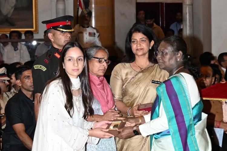लेफ्टिनेंट शशांक तिवारी के माता-पिता