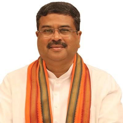 र्मेंद्र प्रधान ने शनिवार को अपने पद से इस्तीफा दे दिया है