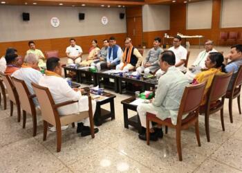 बीजेपी हेडऑफिस में पार्टी के महामंत्री (संगठन) बी.एल.संतोष की अध्यक्षता में त्रिपुरा की बैठक