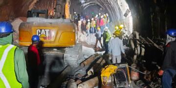 चमोली के THDC टनल हादसे और रेस्क्यू ऑपरेशन से जुड़ी तस्वीर