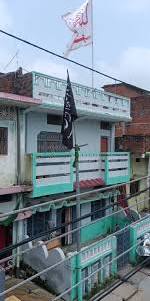 देवरिया के मझौलीराज में AK-47 वाले इस्लामिक झंडे का मामला