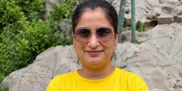 दिव्या की बैंक के बाहर गोली मारकर हत्या कर दी