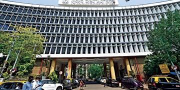 LIC में हिस्सेदारी बिक्री