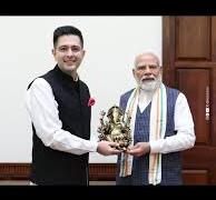 PM मोदी से राघव चड्ढा की अचानक मुलाकात
