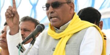 सावन में मछली की दावत पर सियासी घमासान