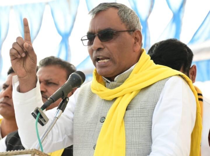 सावन में मछली की दावत पर सियासी घमासान