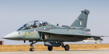 16 साल बाद ट्रेनर तेजस की डिलीवरी! Mk1 से Mk1A तक क्यों उलझता रहा भारत का स्वदेशी फाइटर प्रोग्राम?