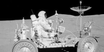 The Moon Is Ours’! ट्रंप के दावे के बीच बड़ा सवाल- क्या कोई देश चांद पर कब्जा कर सकता है