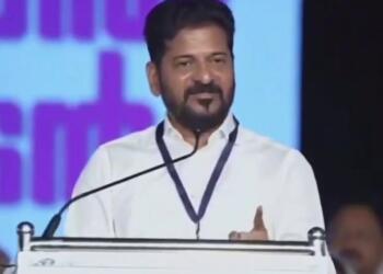 ‘गांधी परिवार बनाम संघ परिवार’… क्या रेवंत रेड्डी ने कांग्रेस के लिए कर दिया सेल्फ गोल?