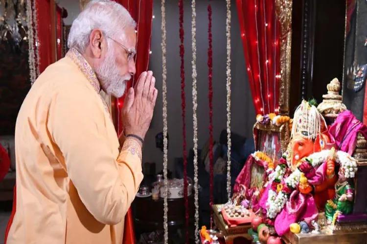 मुंबई में गणेश उत्सव की धूम,