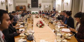 India-Switzerland Deal: अमेरिका से ट्रेड डील में गतिरोध के बीच 100 अरब डॉलर का निवेश, 10 लाख नौकरियों का प्लान