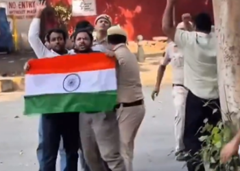 तिरंगे की आड़ में छिपा पूरा मामला? CJP नेताओं की गिरफ्तारी पर कांग्रेस-INDIA ब्लॉक के दावों और FIR में दर्ज धाराओं क्या सच क्या है