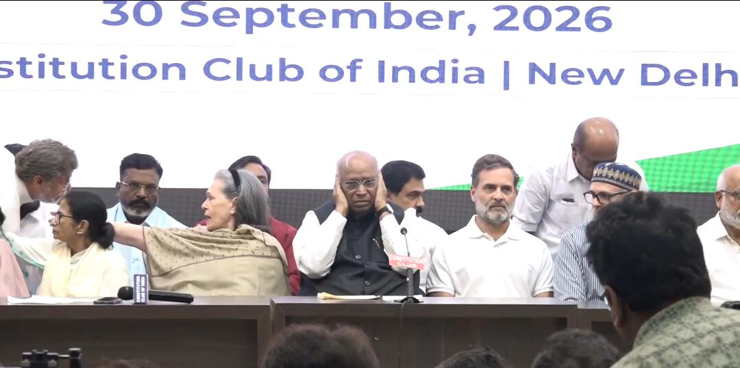 दुनिया ने कहा ‘हीरो’, विपक्षी नेताओं की चुप्पी क्यों? कैप्टन स्मित मच्छार पर राहुल-अखिलेश से सवाल