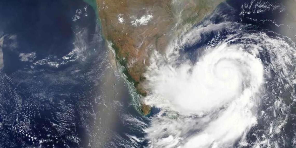 Cyclone Arnab की सैटेलाइट तस्वीर