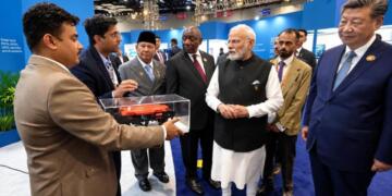 BRICS प्रदर्शनी में पीएम मोदी समेत 6 नेताओं ने देखा