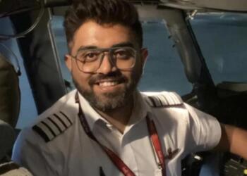 मुंबई में पले-बढ़े, परिवार के कारोबार से विमान उड़ाने तक का सफर